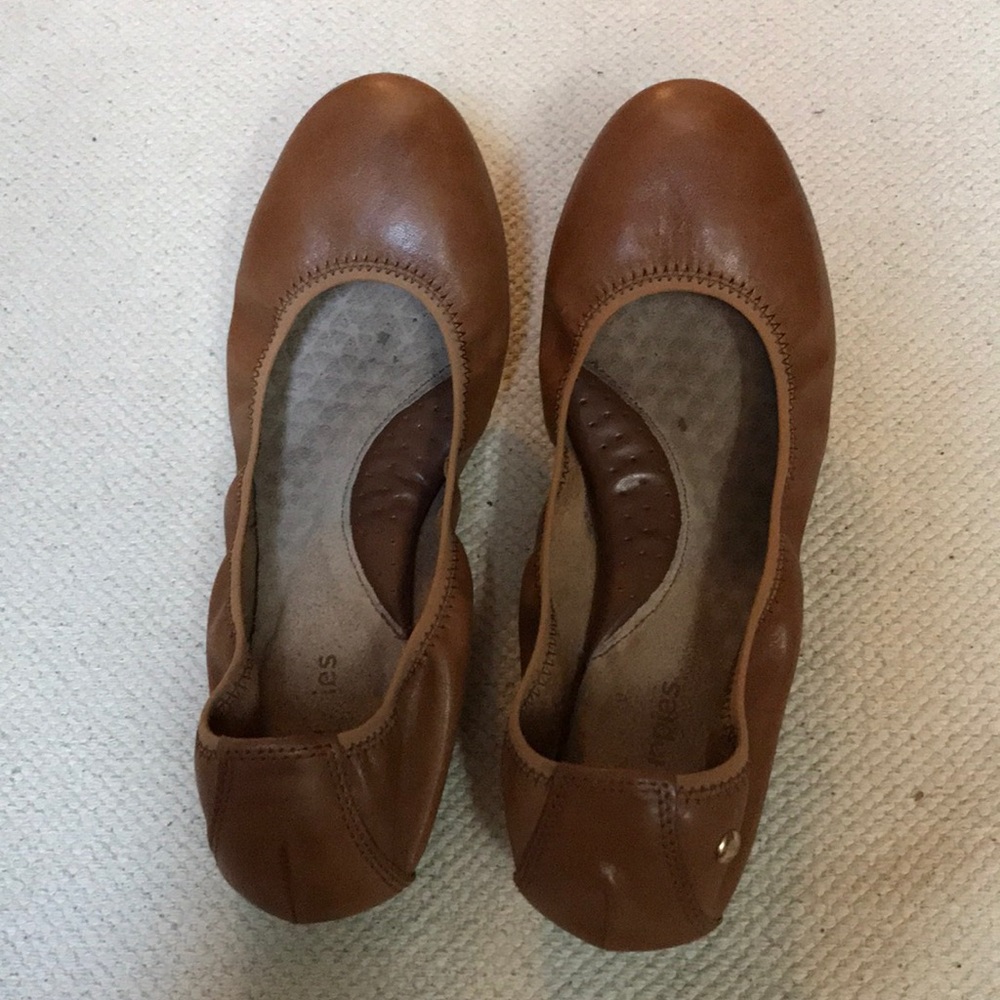 Hush puppies brown flats